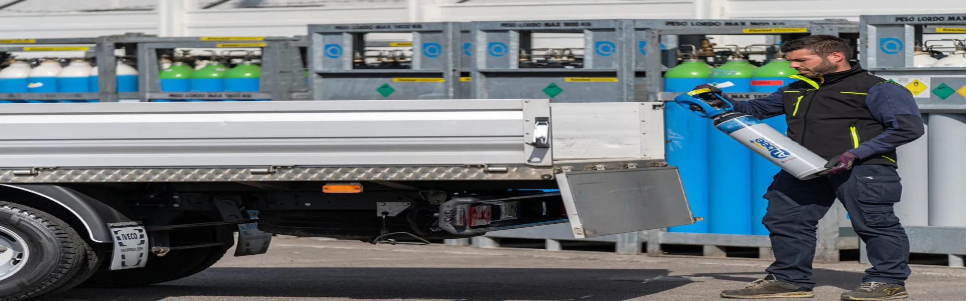 Artigiano_con_ALbee_cool